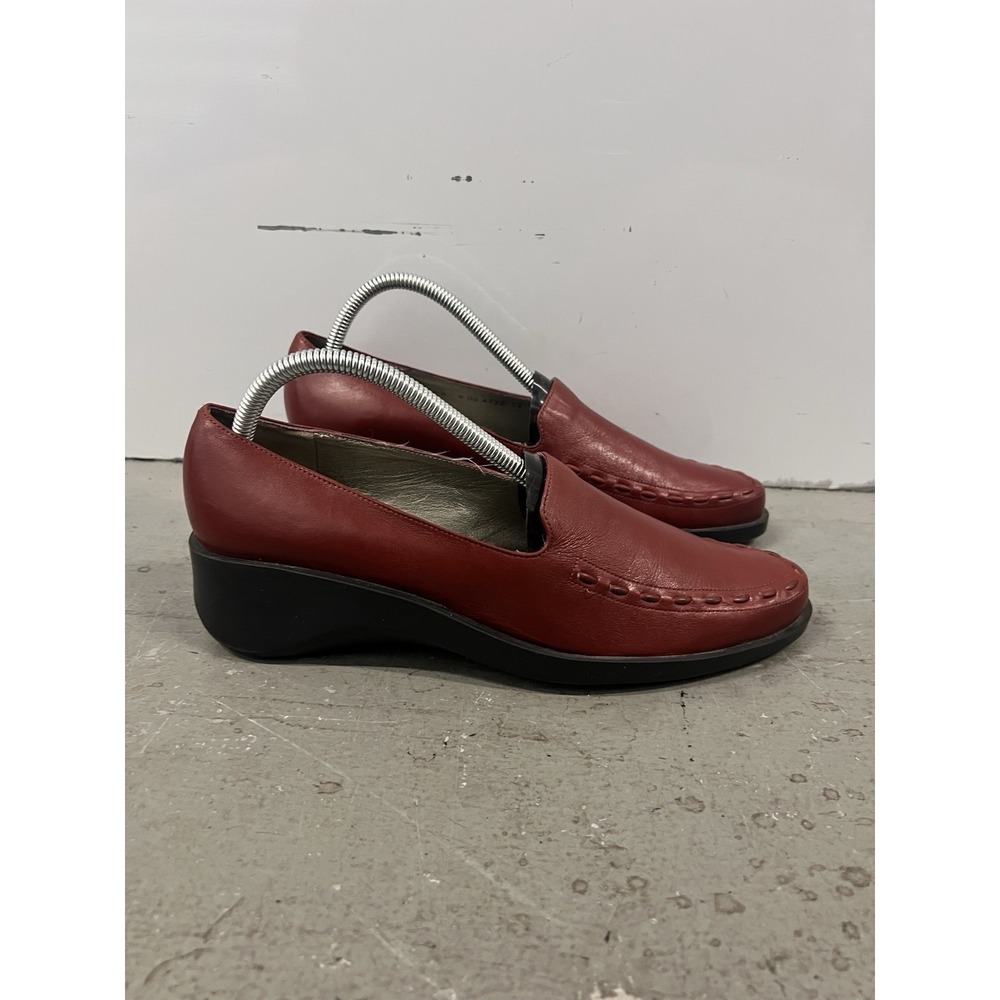 Robert Clergerie Women's Size 8.5 Red Leather Slip-On Loafers Wedge Heel Casual‎